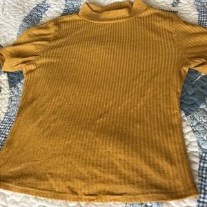 ▪️Yellow Crop Top▪️